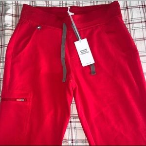Figs Zamora joggers in Red xs